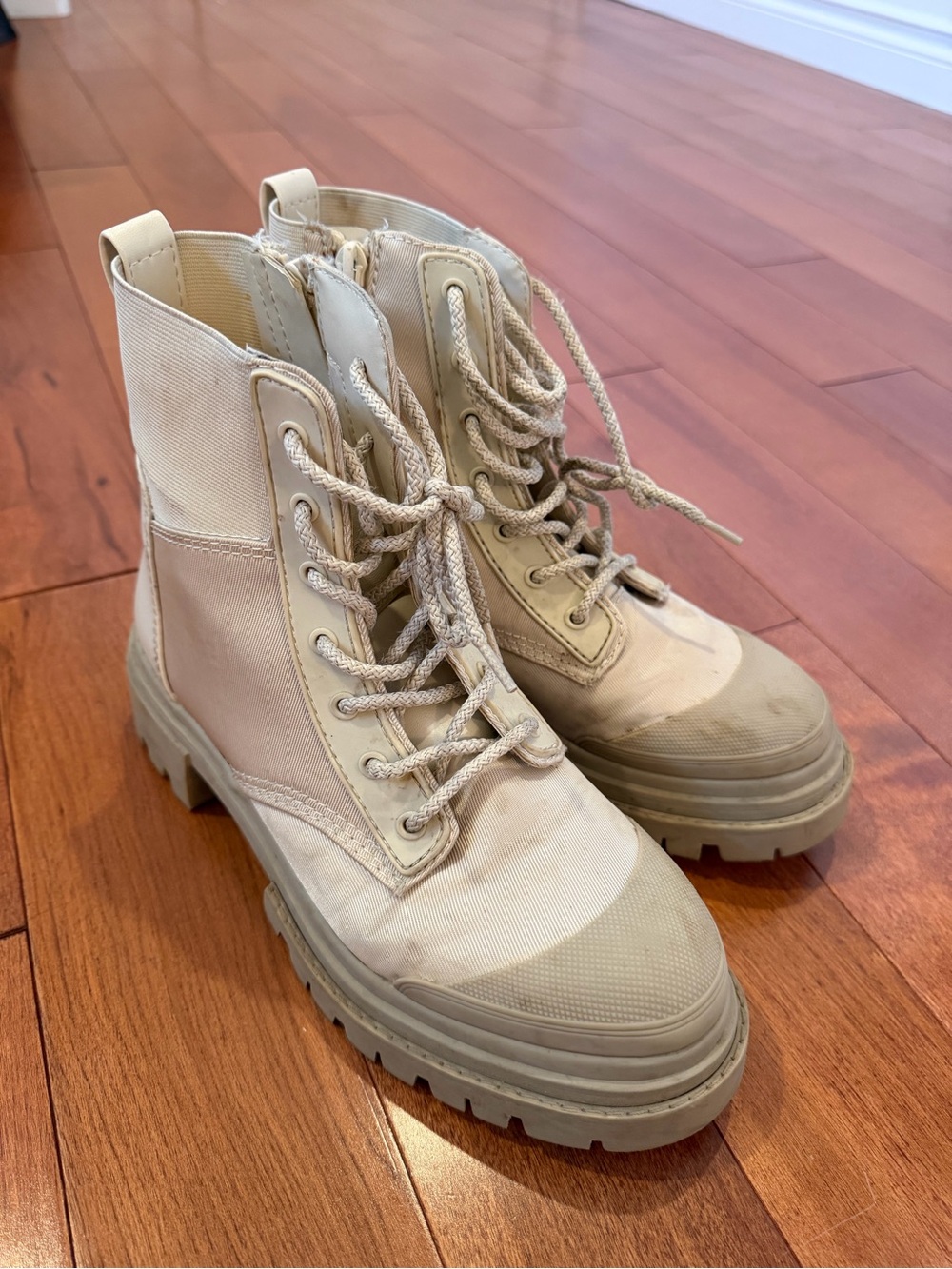ALDO Cream Chunky Lace Up Combat Boots Size 7.5